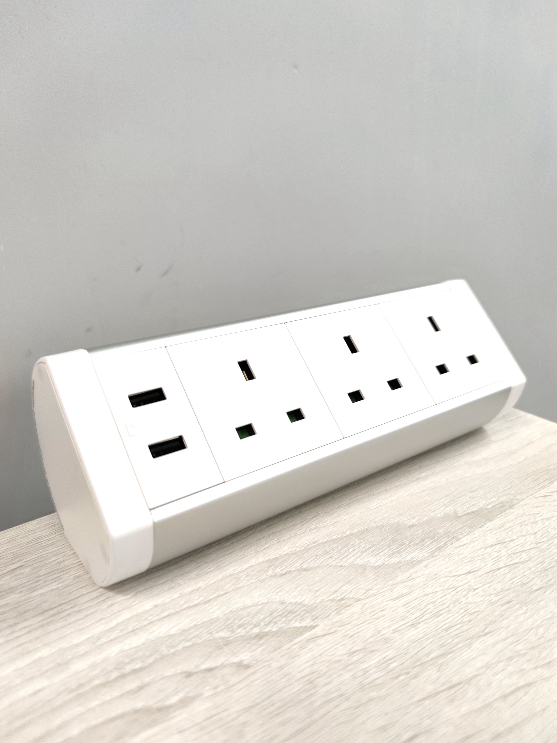 Elegogo USB/夾式插座 -B700AB – KZCHAIR